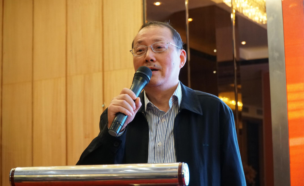 鄭偉，無(wú)錫市保潔行業(yè)協(xié)會(huì)
